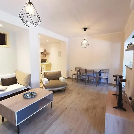 Ionian House 公寓 *
