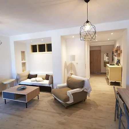 Ionian House 公寓 *